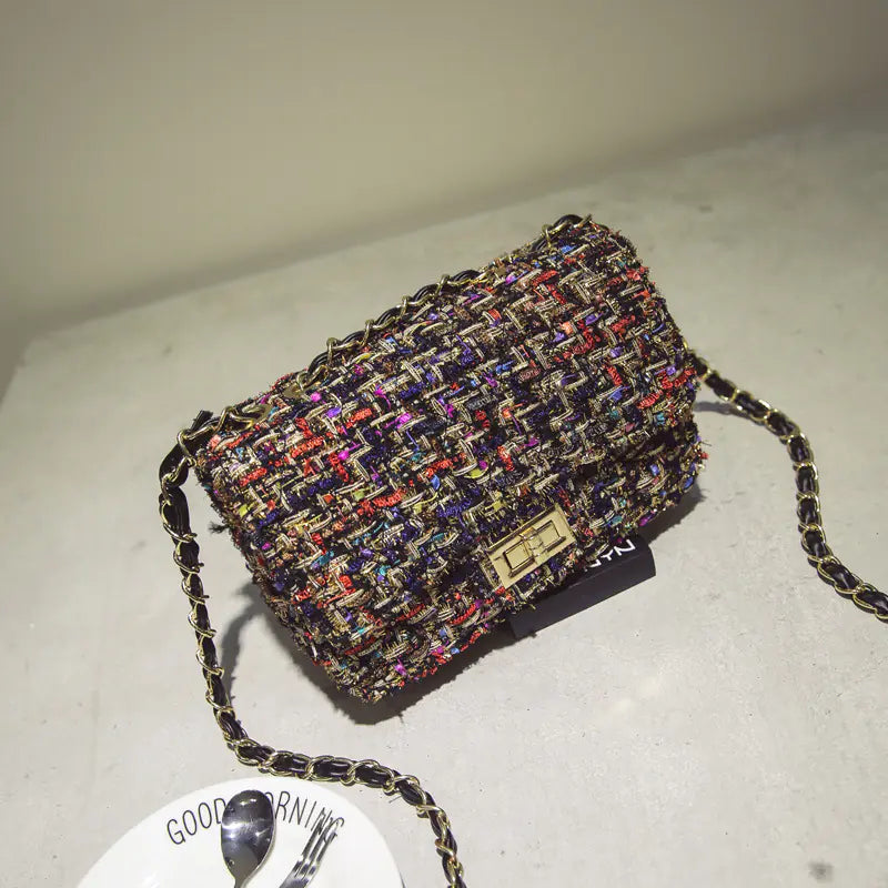 Fashionable Women's Small Square Shoulder Bag with Chain